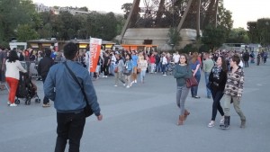 Crowds at the Eiffel Tower