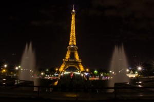 La Tour Eiffel by night with the fountains