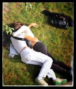 Lovers beside Le Port de Paris