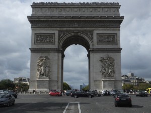 L'Arc de Triomphe at the top of Le Champs Elysees