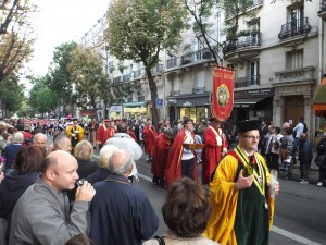 Wine tastings all along the parade route!