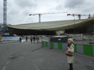 Approaching the massive canopee, the cover for the new structure at Les Halles