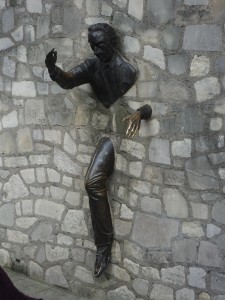 The newly found statue at Montmartre