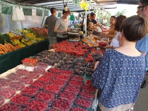 Ah, the wonderful outdoor markets!