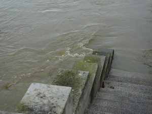 Steps leading down to the usual promenade lower level